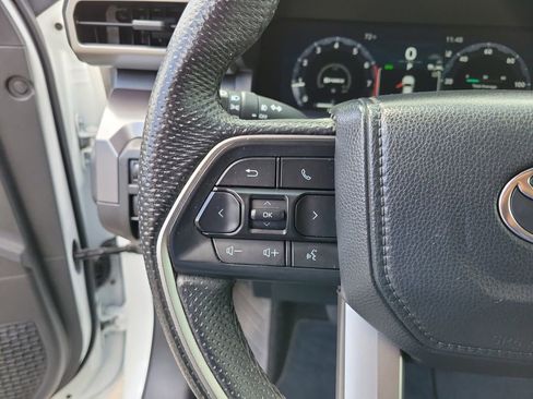 Used 2024 Toyota Tacoma TRD Off-Road AWD/4WD image 27