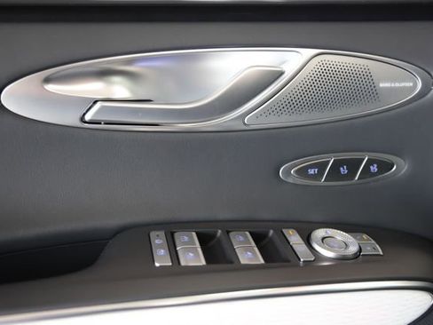 New 2026 Genesis GV70 2.5T Advanced w/ G1 Accessory Package image 24