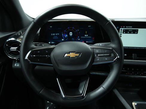 Used 2025 Chevrolet Equinox LT image 27