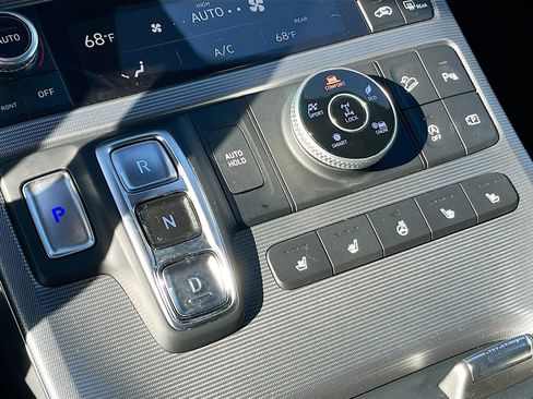 Used 2023 Hyundai Palisade Calligraphy image 17