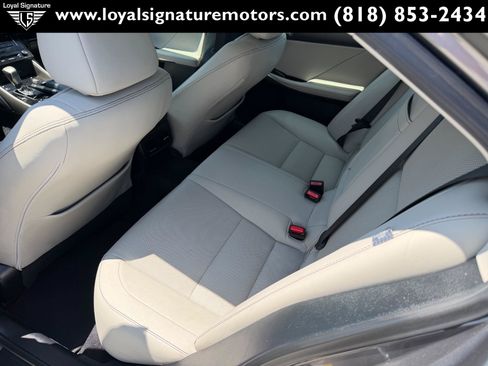 Used 2014 Lexus IS 250 w/ Navigation Package RWD image 12