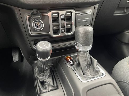New 2026 Jeep Gladiator Sport AWD/4WD image 11