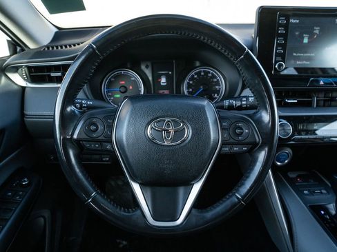 Used 2022 Toyota Venza LE image 17