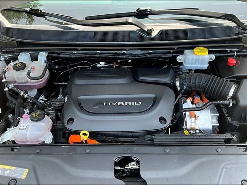 Used 2023 Chrysler Pacifica Touring-L FWD image 30
