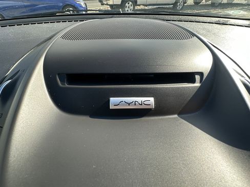 Used 2017 Ford Escape SE w/ Equipment Group 201A image 18