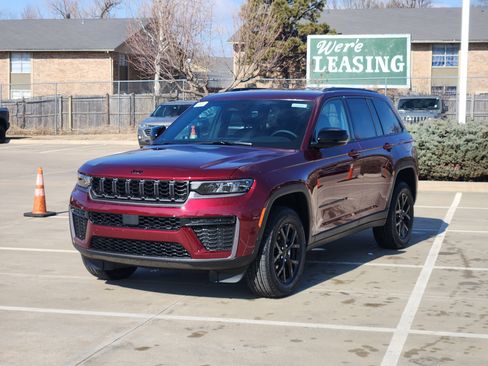 New 2026 Jeep Grand Cherokee Altitude RWD image 2
