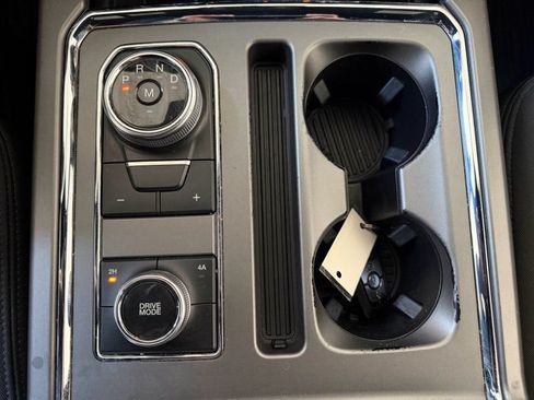 Used 2019 Ford Expedition XLT AWD/4WD image 26