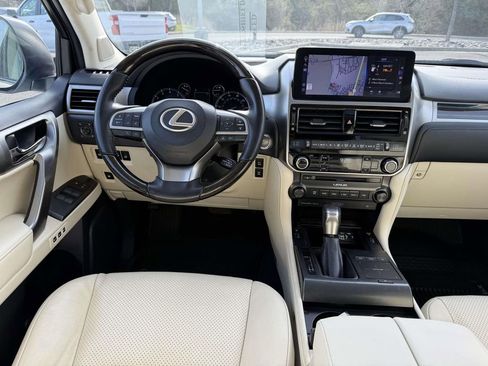 Used 2023 Lexus GX 460 Luxury w/ Sport Design Package image 8