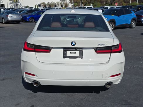 Certified 2023 BMW 330i Sedan w/ Premium Package image 4