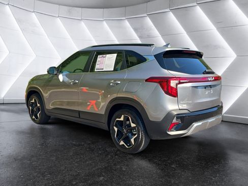 Used 2025 Kia Seltos EX w/ EX Sunroof Package FWD image 3