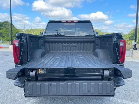 Used 2025 GMC Sierra 2500 Denali w/ Max Trailering Package AWD/4WD image 14