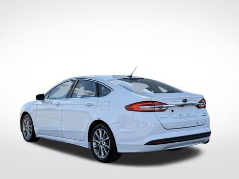 Used 2017 Ford Fusion SE w/ Equipment Group 602A image 11