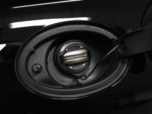 Certified 2025 Porsche 911 Turbo S AWD/4WD image 22