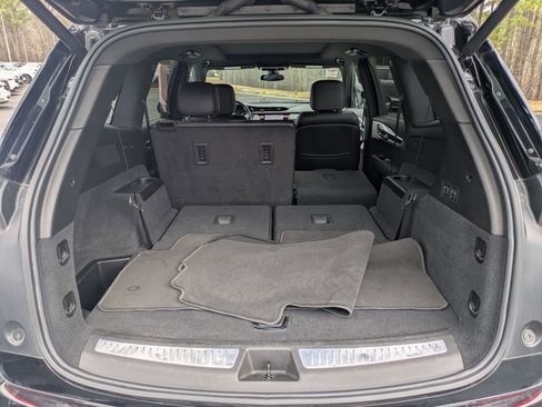 Used 2023 Cadillac XT6 Premium Luxury image 28