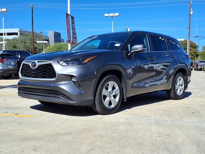 Used 2024 Toyota Highlander LE