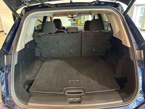Used 2025 Nissan Rogue SV FWD image 32
