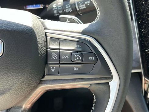 New 2025 Jeep Grand Cherokee Limited w/ Luxury Tech Group II image 25