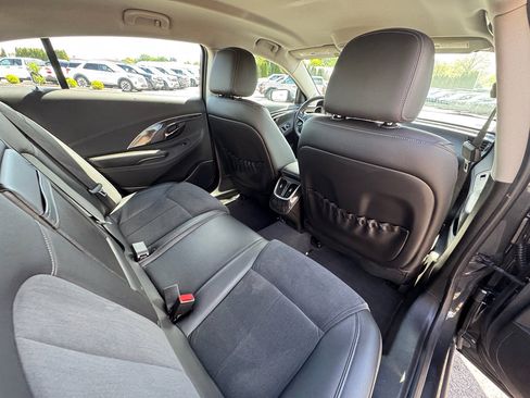 Used 2015 Buick LaCrosse FWD image 17