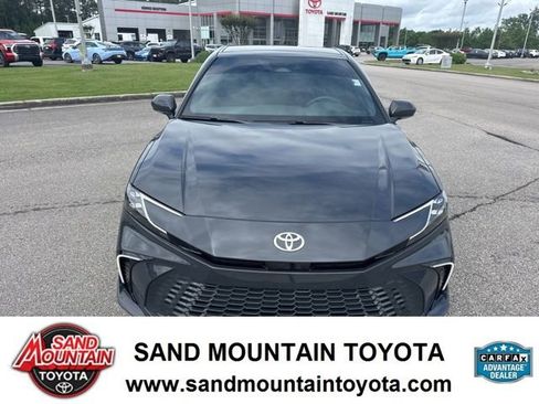 Used 2025 Toyota Camry XSE FWD image 8