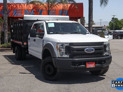 Used 2017 Ford F550 2WD Crew Cab Super Duty image 2