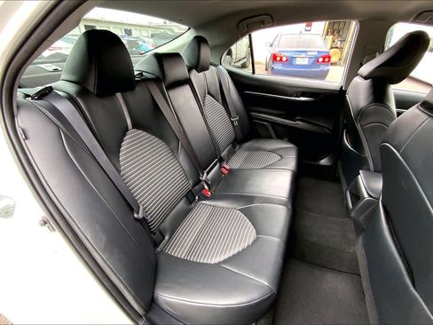 Used 2024 Toyota Camry SE image 18