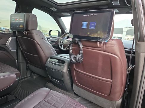 Used 2023 Cadillac Escalade Sport Platinum image 16