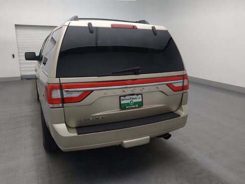Used 2017 Lincoln Navigator Select image 6