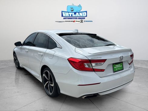 Used 2018 Honda Accord Sport image 3