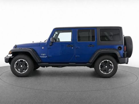 Used 2009 Jeep Wrangler Unlimited Sahara AWD/4WD image 6