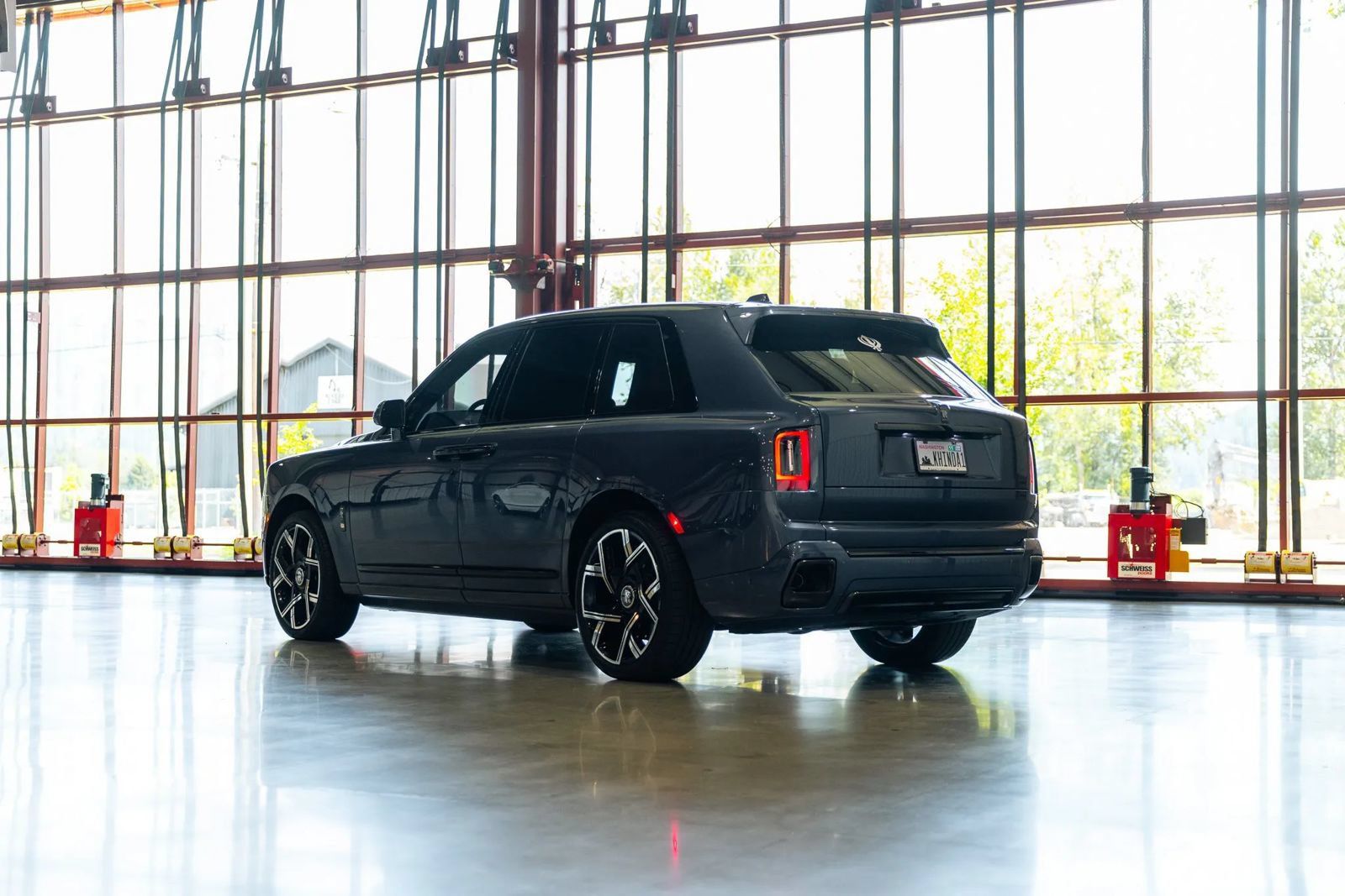 Used 2025 Rolls-Royce Cullinan Black Badge AWD/4WD image 19
