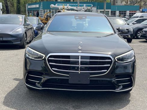 Used 2023 Mercedes-Benz S 580 4MATIC Sedan image 2