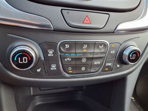 Used 2019 Chevrolet Equinox LT FWD image 6