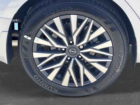 New 2026 Nissan Altima 2.5 SV FWD image 9