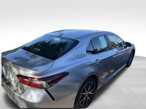 Used 2024 Toyota Camry SE FWD image 4