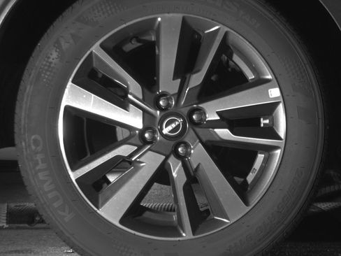 Used 2025 Nissan Versa SV FWD image 15