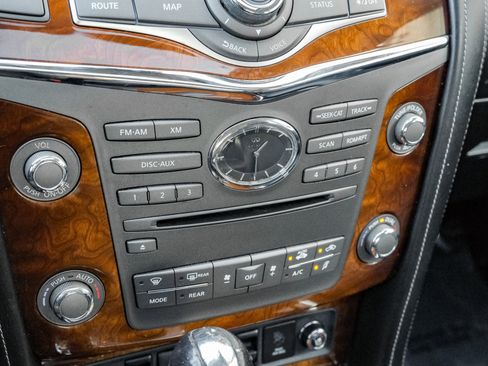 Used 2016 INFINITI QX80 4WD w/ Deluxe Technology Package image 32