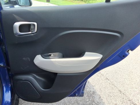 Used 2023 Hyundai Venue SEL FWD image 24