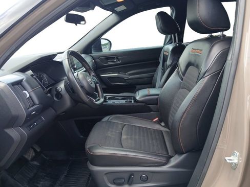 Used 2024 Nissan Pathfinder Rock Creek AWD/4WD image 9