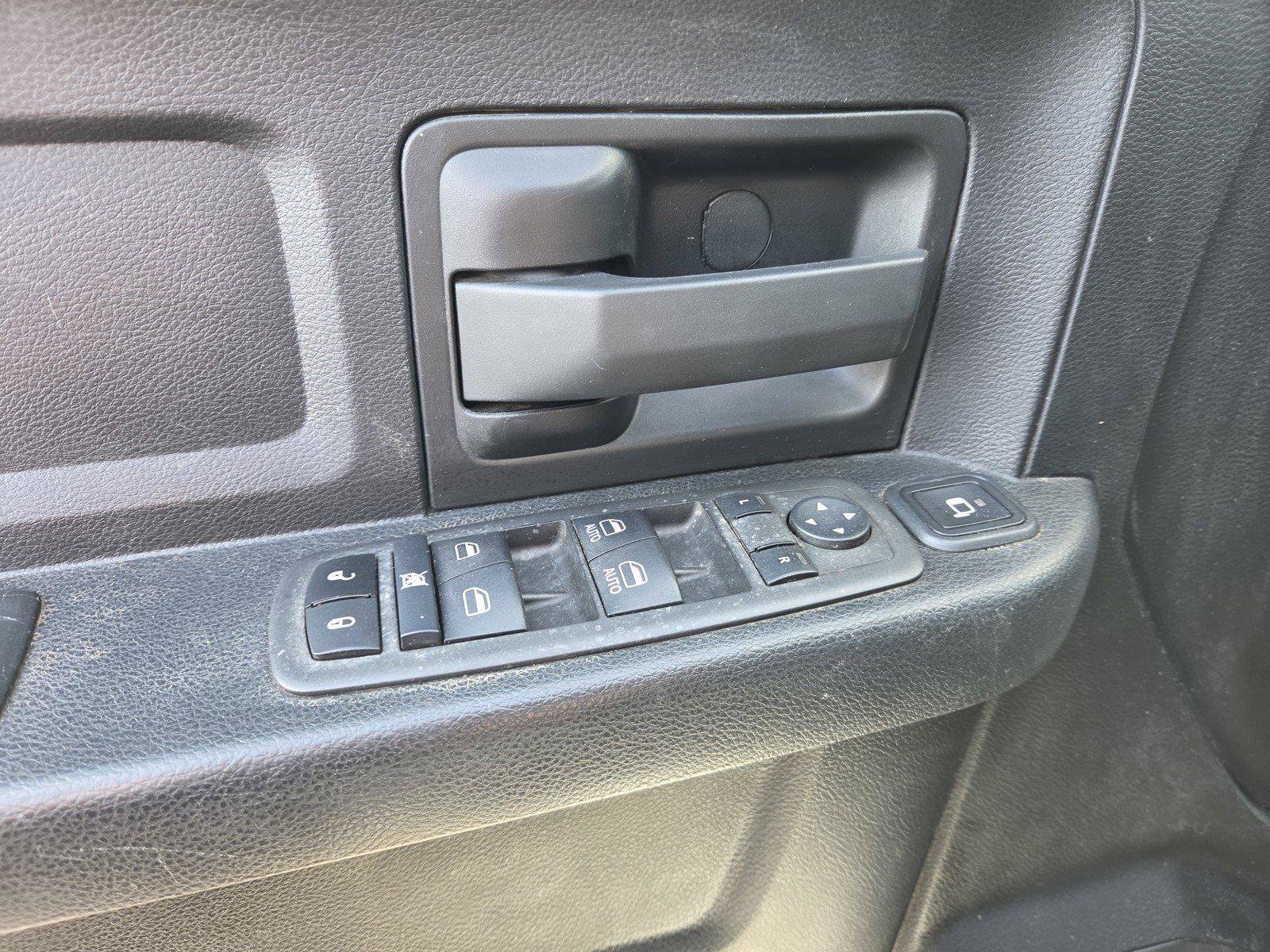 Used 2024 RAM 3500 Tradesman w/ Chrome Appearance Group AWD/4WD image 15