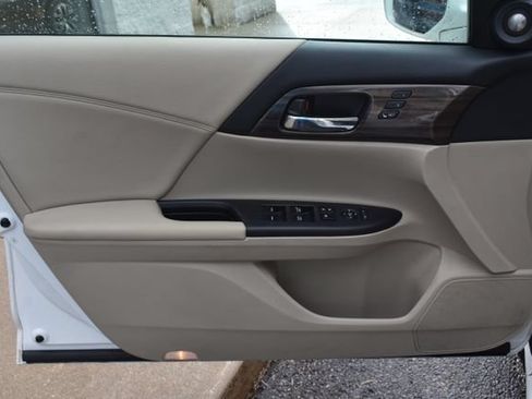 Used 2016 Honda Accord EX-L image 19