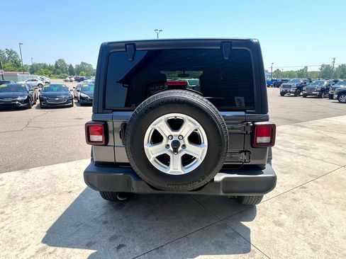 Used 2021 Jeep Wrangler Unlimited Sport image 6