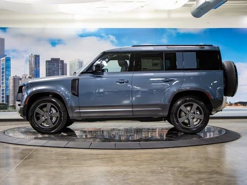 Used 2025 Land Rover Defender 110 S AWD/4WD image 6