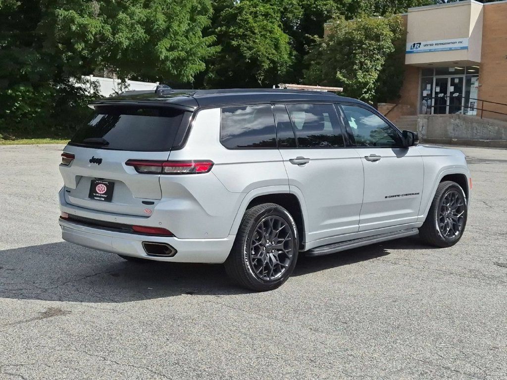 Used 2024 Jeep Grand Cherokee L Summit w/ High Altitude Package AWD/4WD image 3