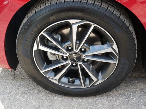 Certified 2022 Kia Forte LXS w/ LXS Technology Package image 15