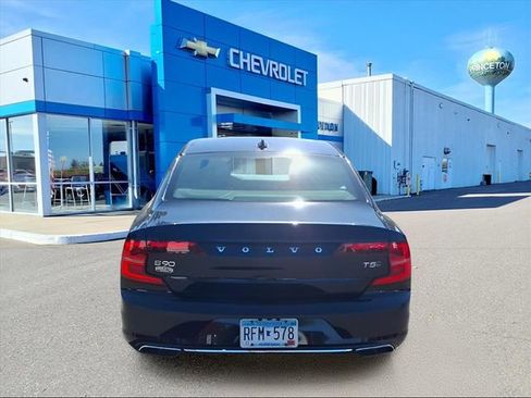 Used 2019 Volvo S90 T5 Momentum image 4