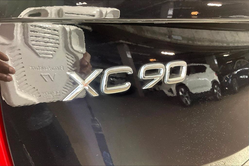 Used 2023 Volvo XC90 B6 Plus w/ Protection Package Premier AWD/4WD image 7