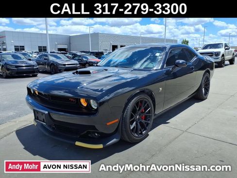 Used 2018 Dodge Challenger R/T Scat Pack RWD image 4