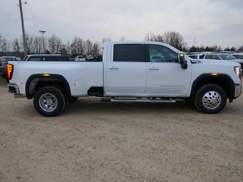 New 2026 GMC Sierra 3500 SLT w/ SLT Premium Package AWD/4WD image 2