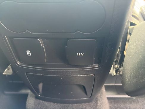 Used 2024 Ford Explorer XLT w/ Equipment Group 202A AWD/4WD image 33