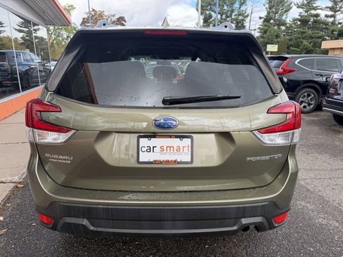 Used 2022 Subaru Forester Premium image 6